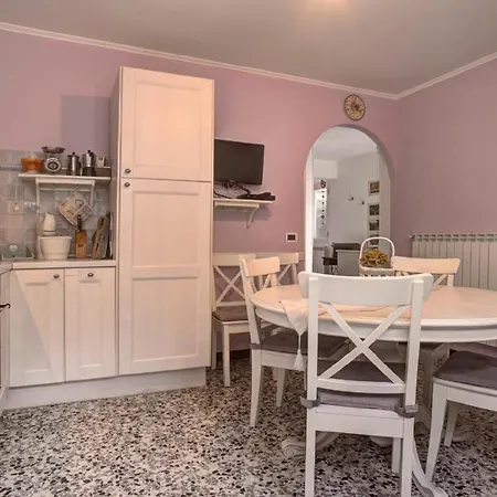 Ferienwohnung In Mit Kleinem Balkon * Diano San Pietro